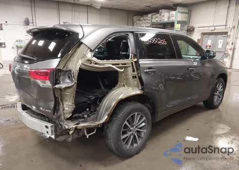 2018 Toyota Highlander Xle z USA, uszkodzony, nr VIN 5TDJZRFH7JS891334